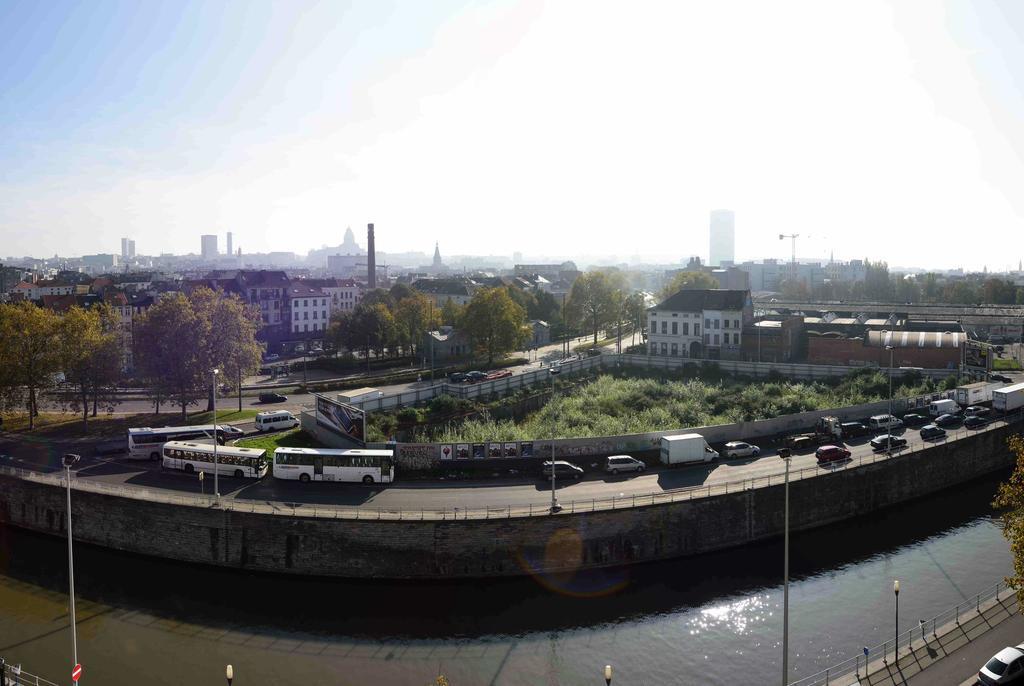 Hotel Belvue Sint-Jans-Molenbeek ภายนอก รูปภาพ